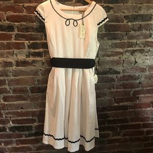 Stunning Lindy Bop Dress with pockets, NWT